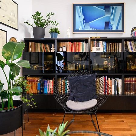 Designer Two-Bedroom Apartment สปลิท ภายนอก รูปภาพ