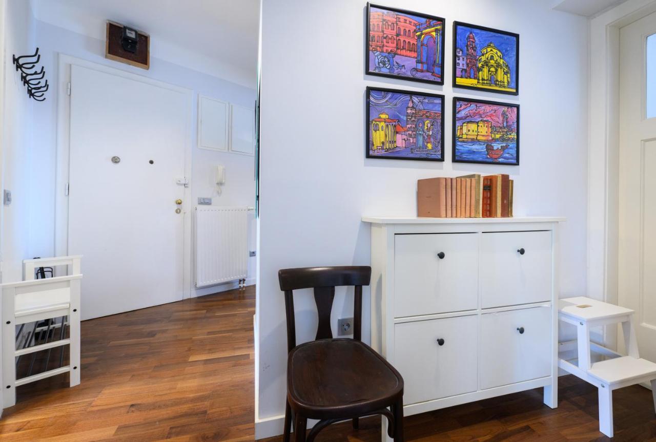 Designer Two-Bedroom Apartment สปลิท ภายนอก รูปภาพ