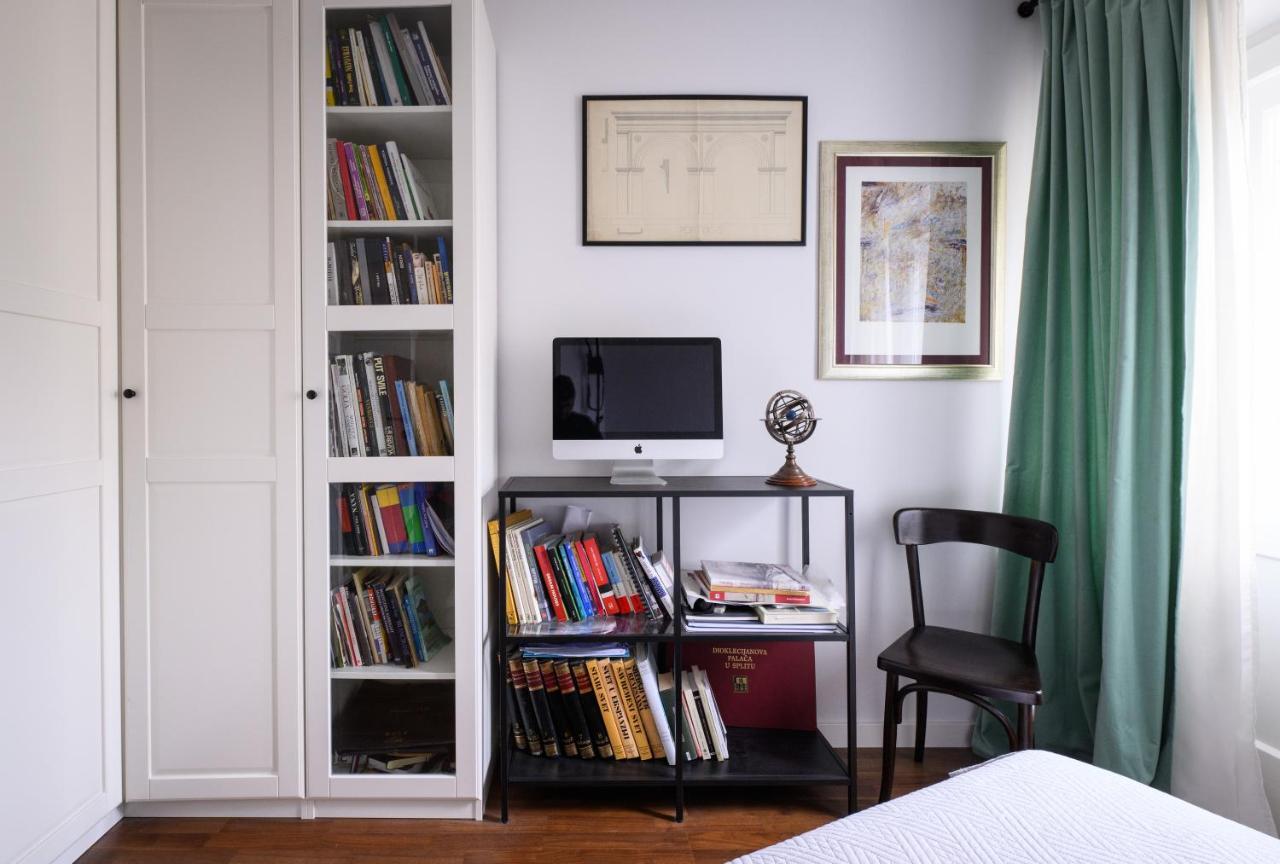 Designer Two-Bedroom Apartment สปลิท ภายนอก รูปภาพ