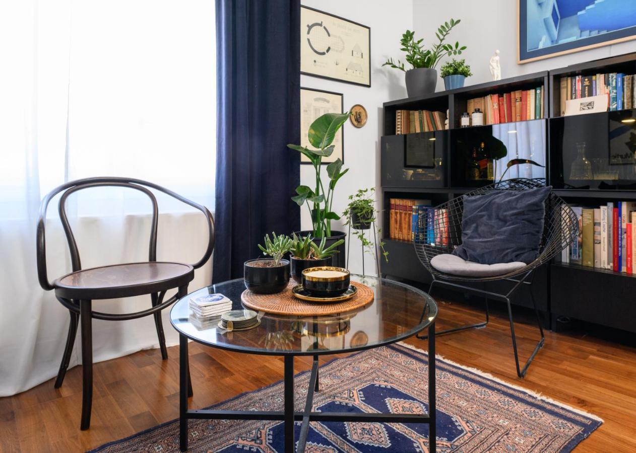 Designer Two-Bedroom Apartment สปลิท ภายนอก รูปภาพ