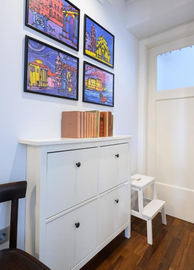 Designer Two-Bedroom Apartment สปลิท ภายนอก รูปภาพ