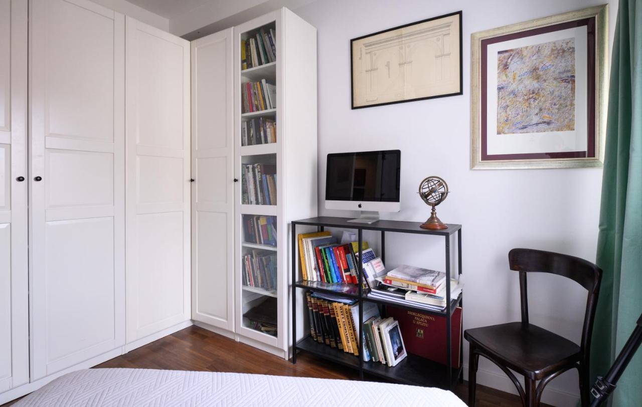 Designer Two-Bedroom Apartment สปลิท ภายนอก รูปภาพ