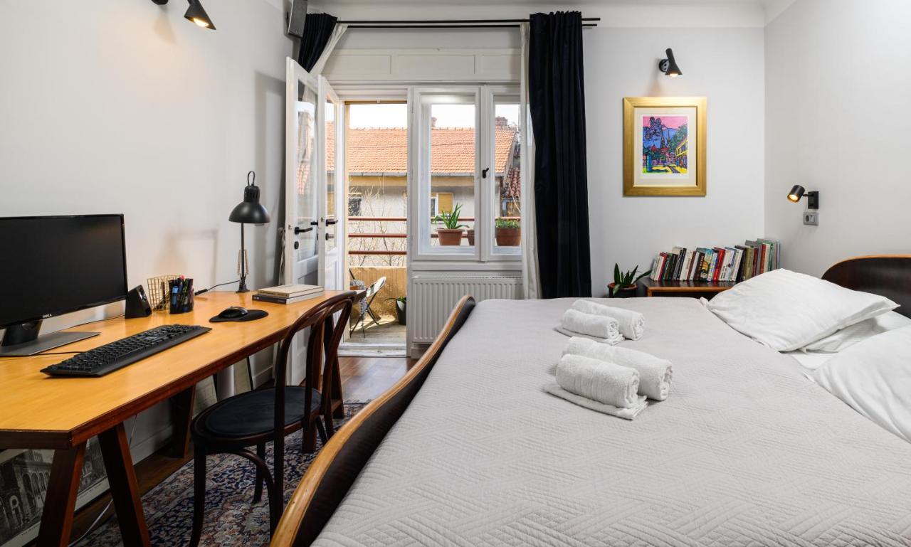Designer Two-Bedroom Apartment สปลิท ภายนอก รูปภาพ
